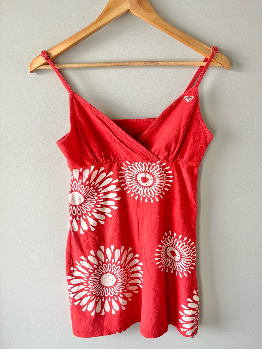 Roxy Red Floral Empire Waist Tank Top Size Small Adjustable Straps Y2K Beach